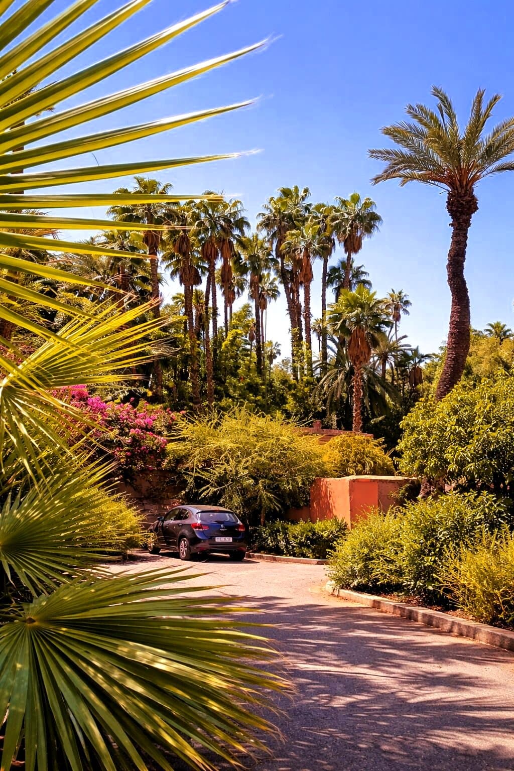 Private parking near YSL Museum — Majorelle Garden View Apartment